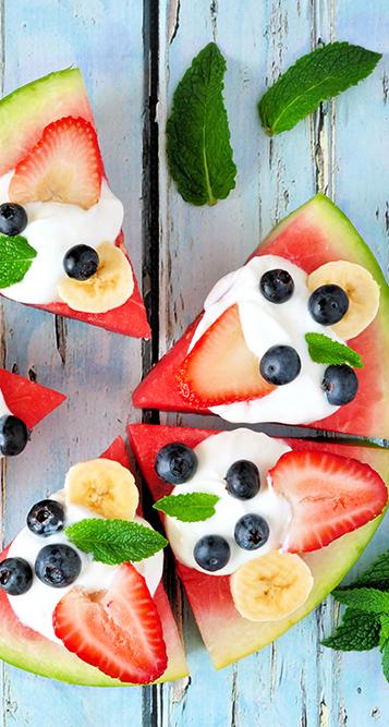 ​  Red, White and Blue Fruit Pizza