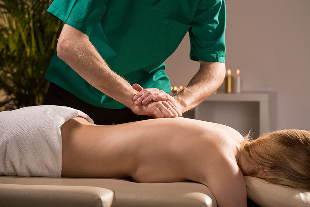 ​  What complementary therapies help cancer patients?