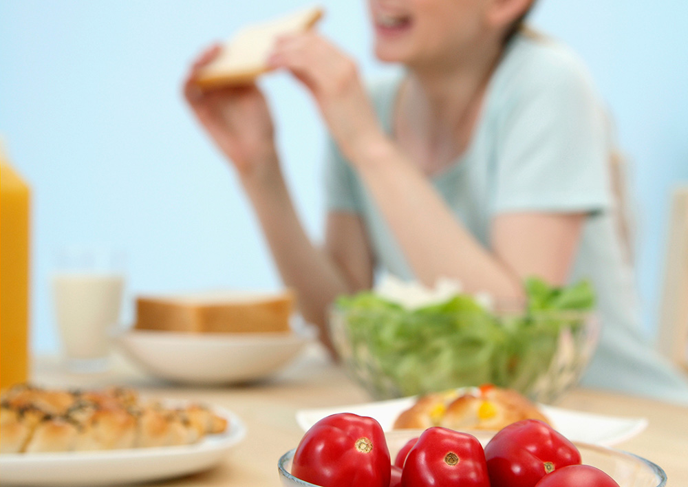​  Women on heart healthy diet in mid-life less likely to report cognitive decline. 