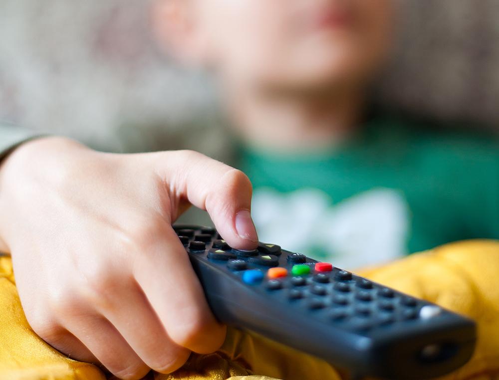 Vínculo encontrado entre ver televisión en la infancia y el síndrome metabólico en la edad adulta