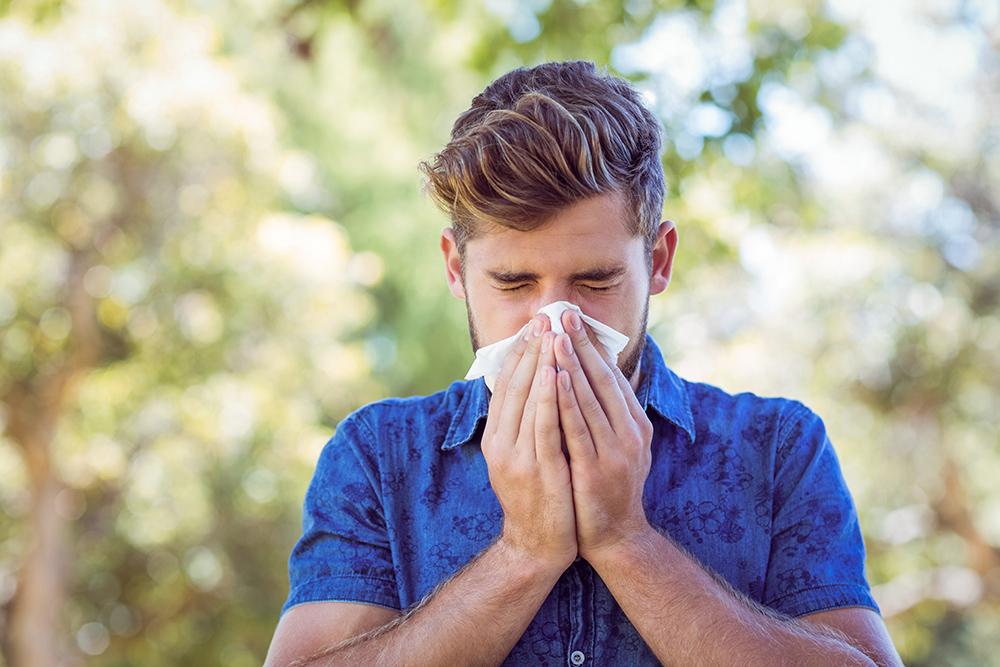 Saline nasal spray may help seasonal allergies